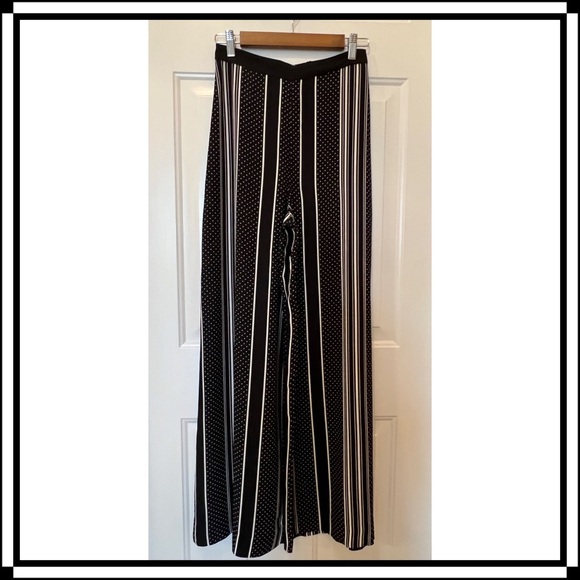 BCBG- Wide Leg Pants (NWT) - Picture 3 of 7